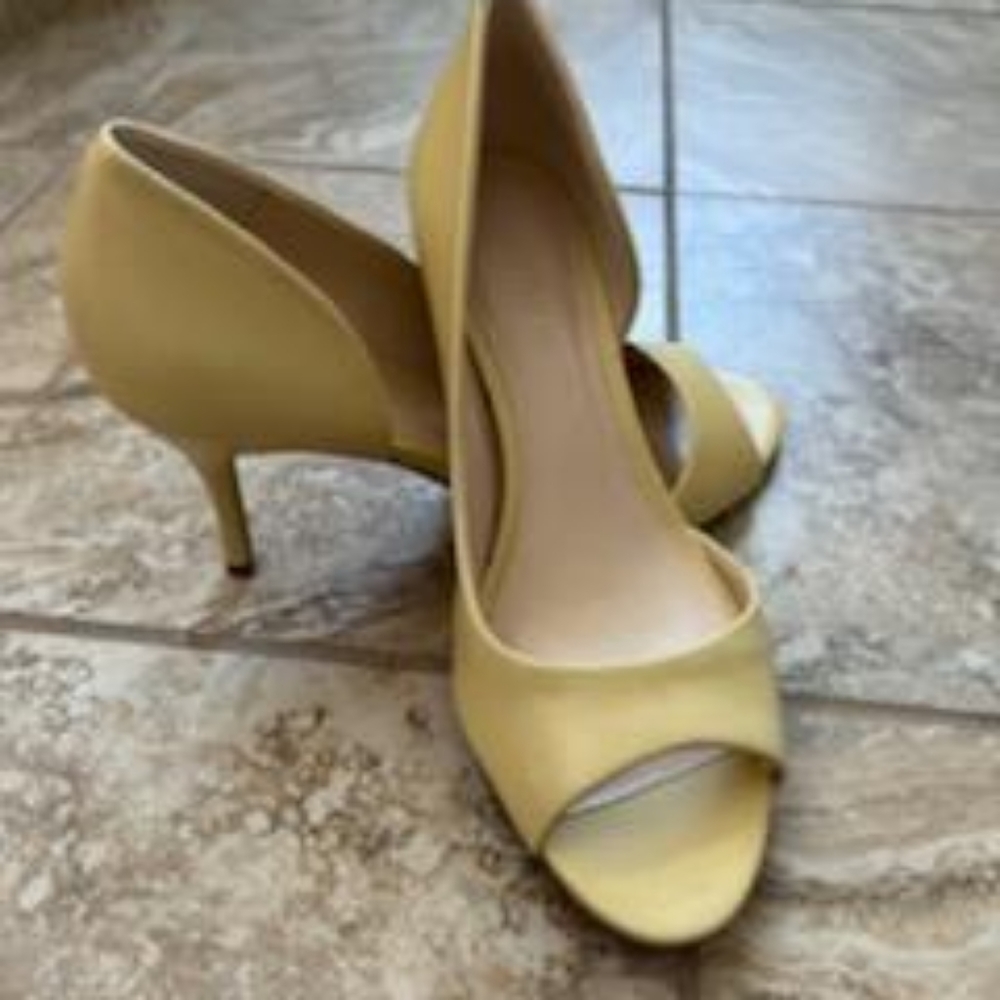 NIB!! Nine West NW NAEMA Yellow Open Toe Pumps - Picture 2 of 12
